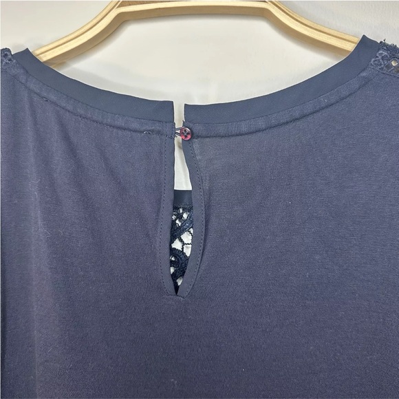 Loft Navy Long Sleeve Rayon Blouse With Lace Bodice And Back Keyhole Neck Size S - Picture 3 of 5
